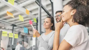 Design Thinking für Führungskräfte: Praktische Ansätze für den Erfolg