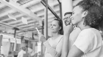 Design Thinking Kompakt: Kreative Lösungen in kurzer Zeit entwickeln